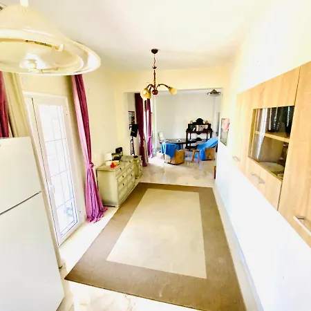 Kastelani House Lux Апартаменты *